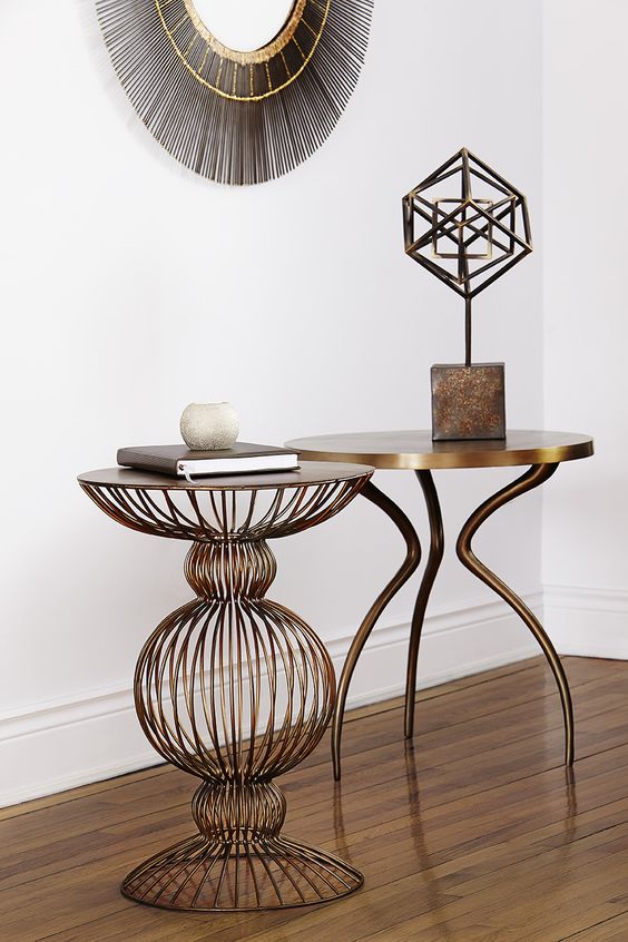 Phân biệt side table và console table