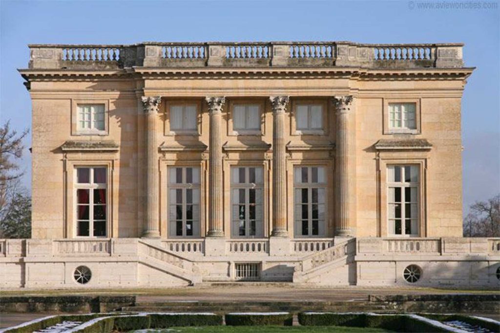 Petit Trianon (hoàn thành năm 1764)