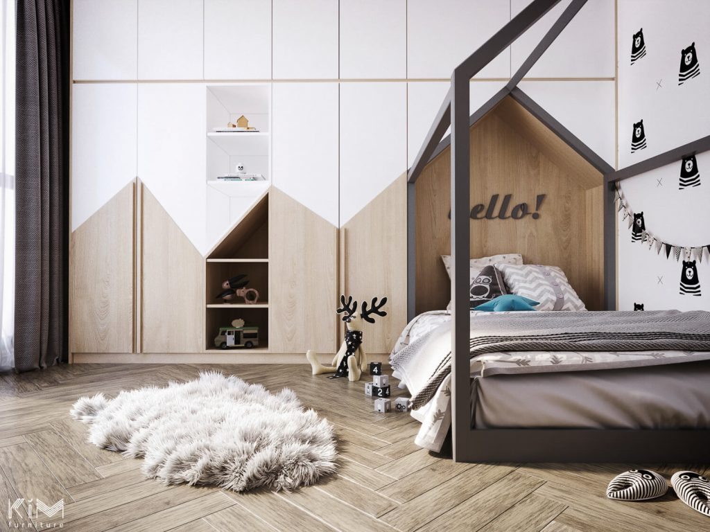 Nội thất gỗ được sử dụng cho hầu hết các vị trí. Thiết kế giường đặc biệt như một túp lều nhỏ cho bé