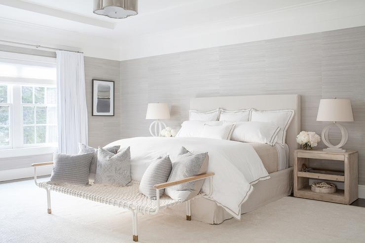 Ghế đuôi giường cho phòng ngủ tone màu trắng 