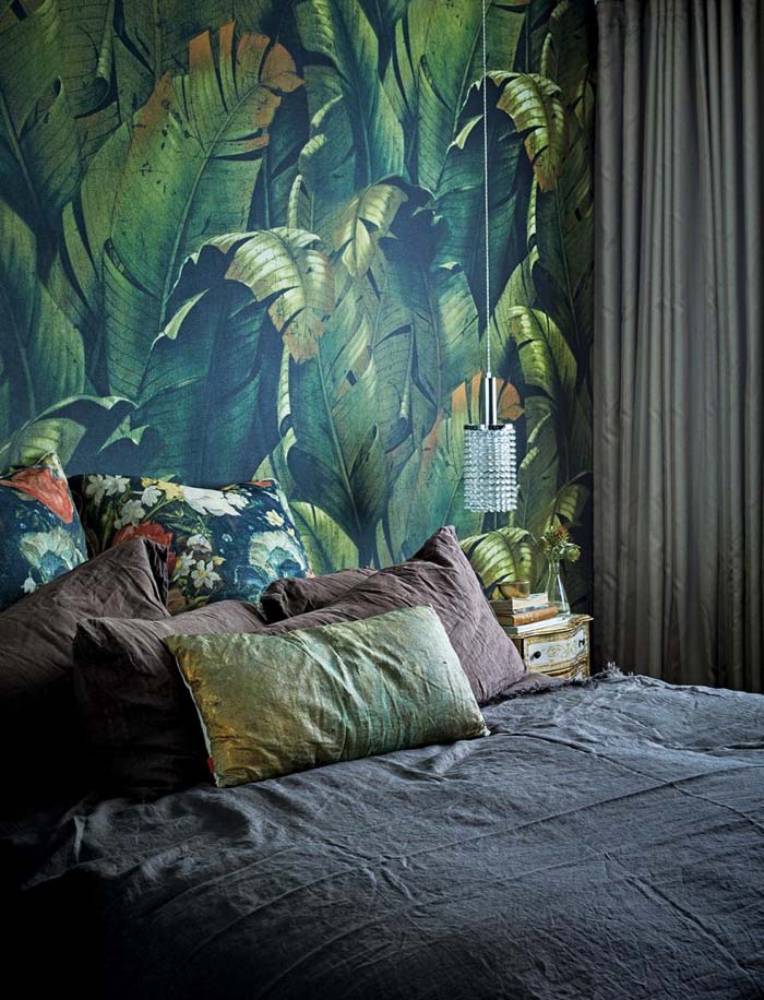 Mẫu phòng ngủ màu xanh lá cây với giấy dán tường