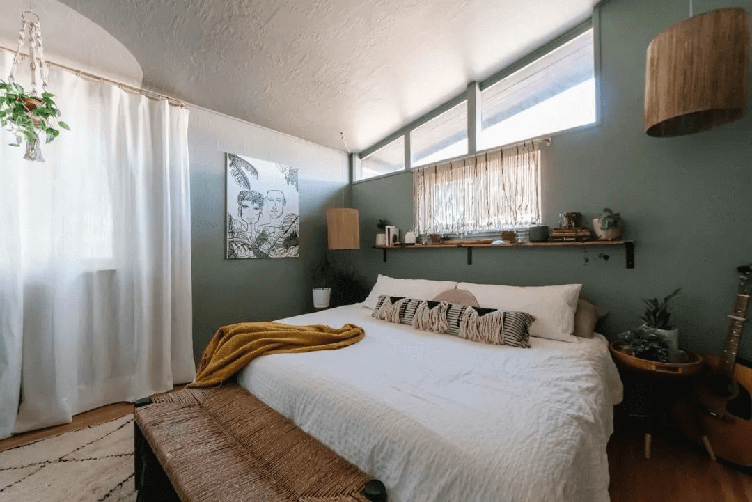 Mẫu phòng ngủ màu xanh lá xám mang một sức hút rất riêng