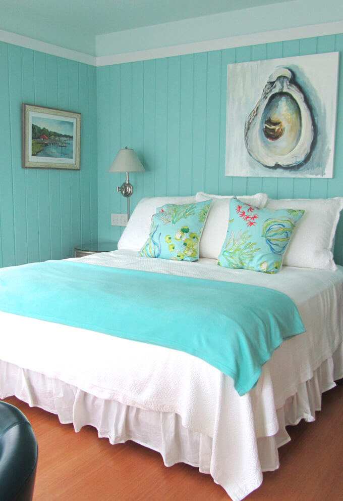 mẫu phòng ngủ màu xanh ngọc decor biển