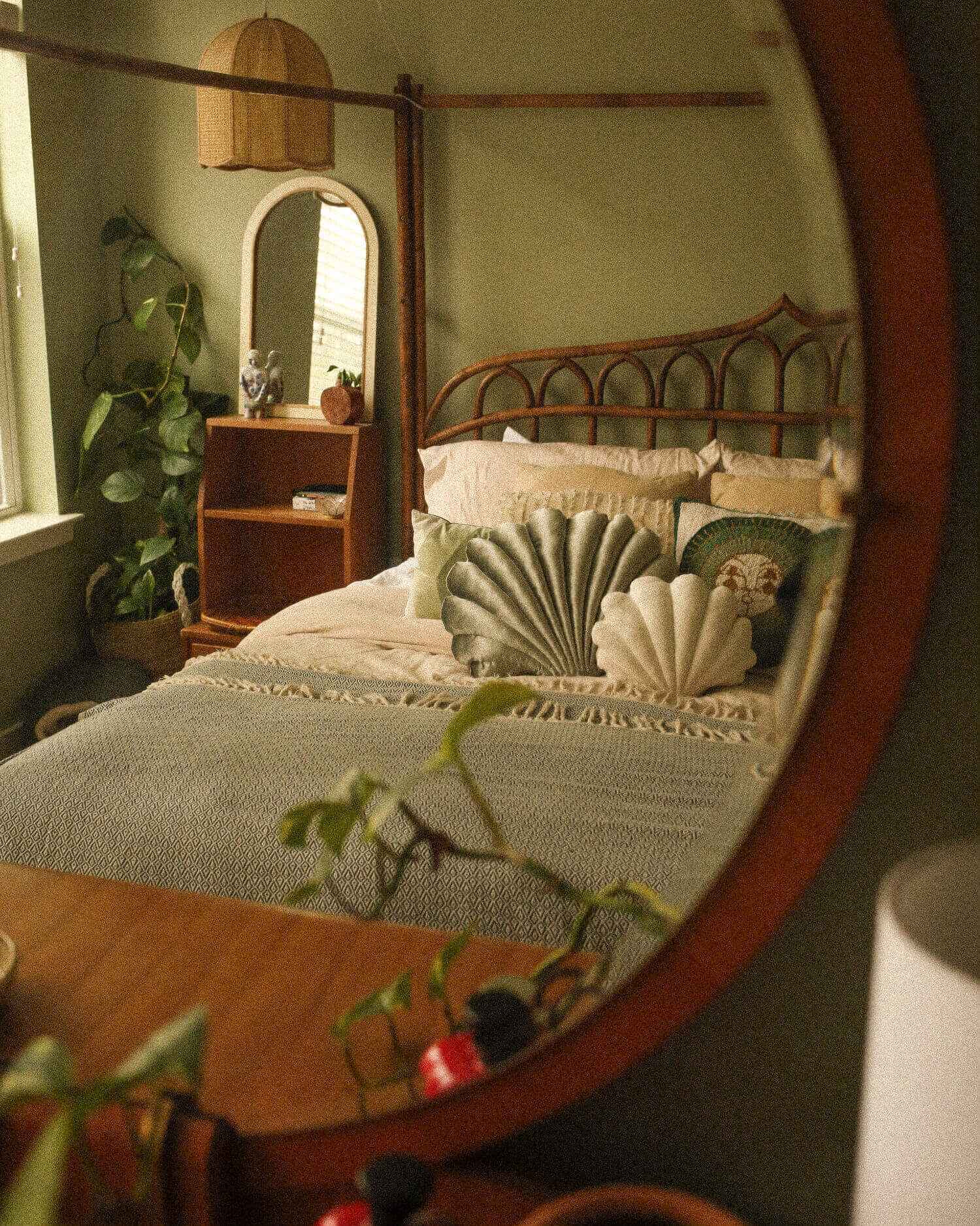 Mẫu phòng ngủ màu xanh oliu phong cách Vintage