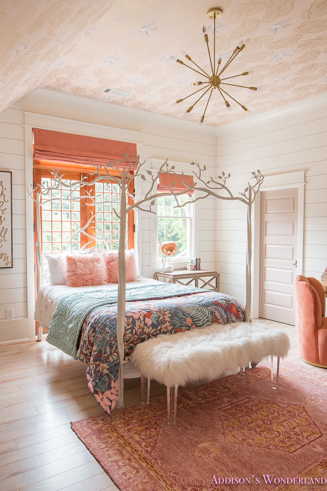 Phòng ngủ tông màu trắng hồng cổ tích