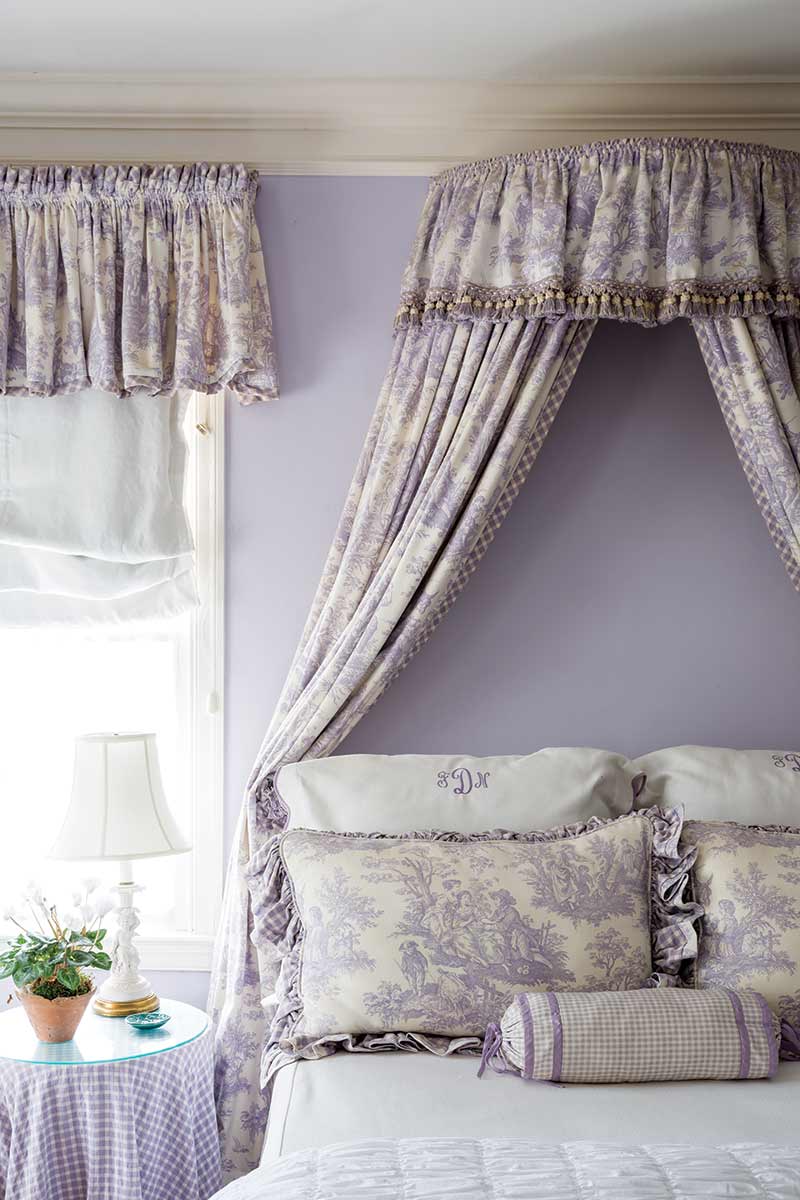 Trang trí phòng ngủ màu tím nhạt Lavender cho nữ