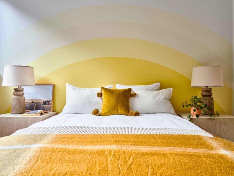 Mẫu phòng ngủ màu vàng rực rỡ như ánh mặt trời