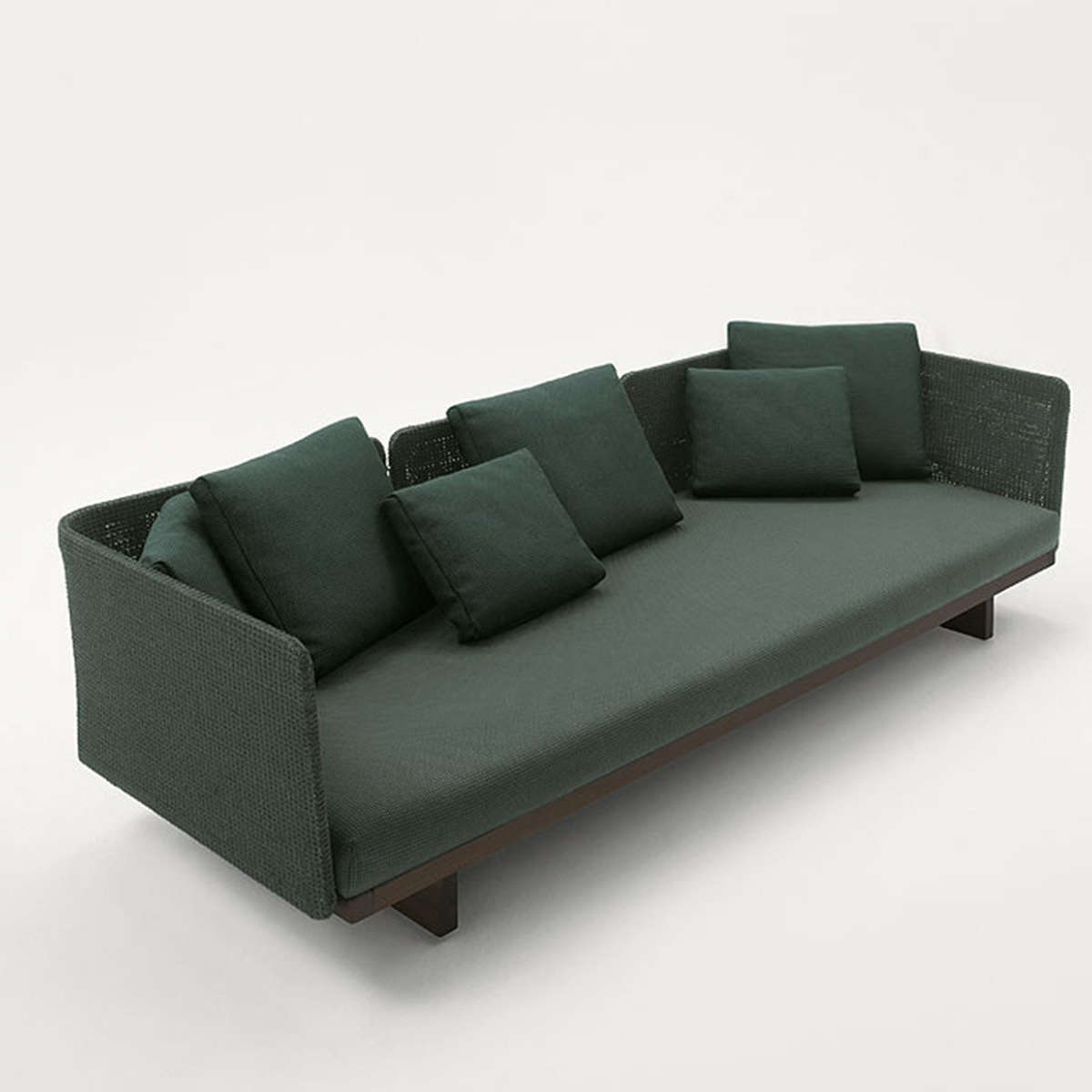 Một thiết kế của Sabi Sofa từ chất liệu gỗ, nứa đan đồng màu với đệm ngồi