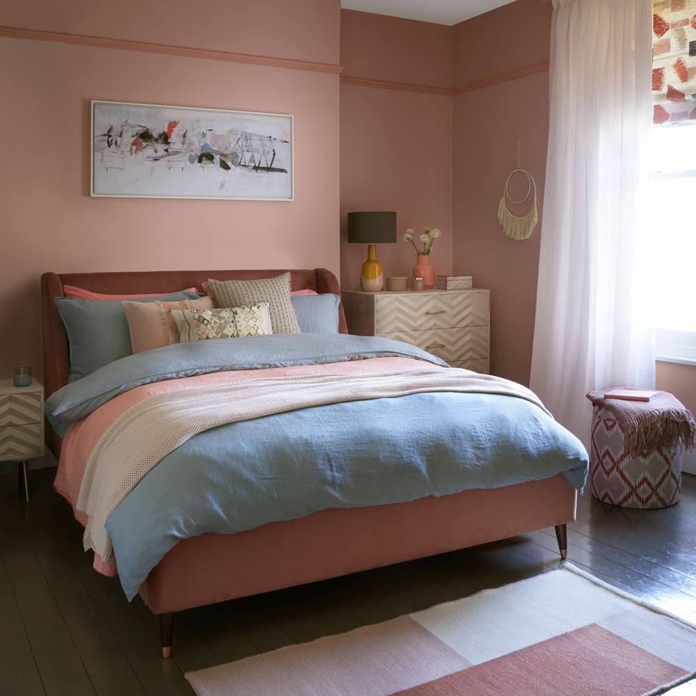 Phòng ngủ màu hồng đào 