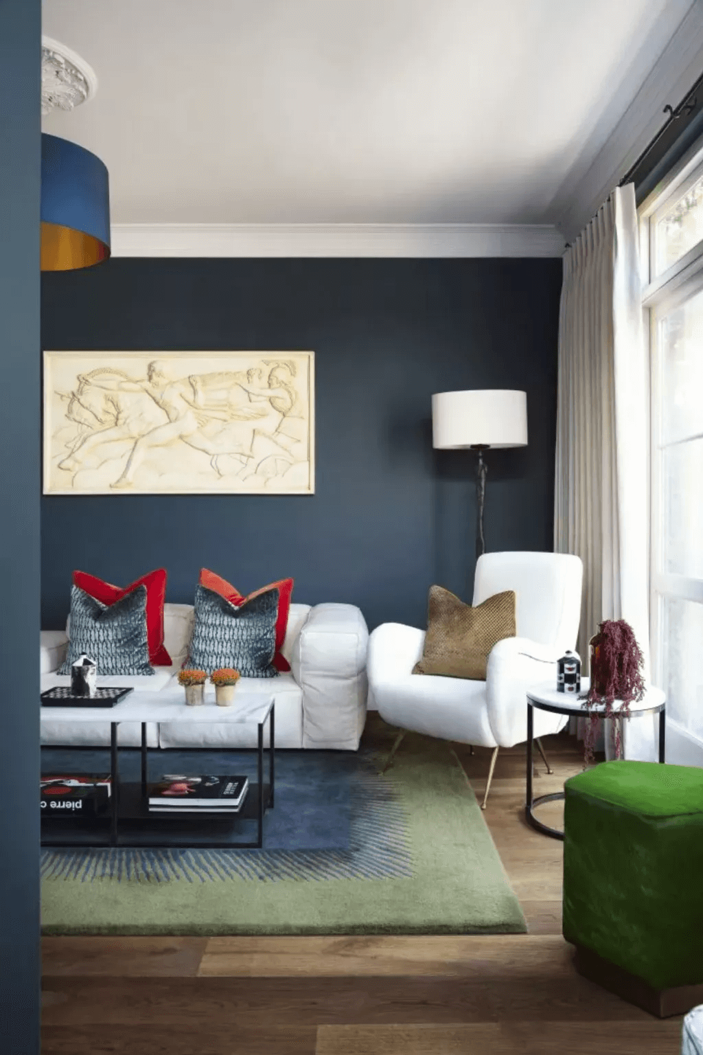 phòng khách màu xanh dương hiện đại