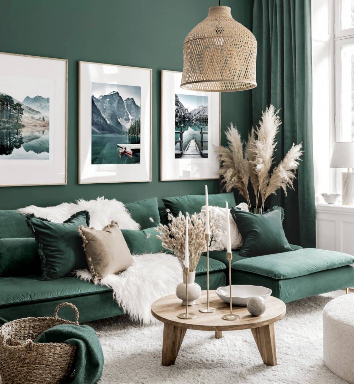 Phòng khách màu xanh lá cây đậm phong cách Boho