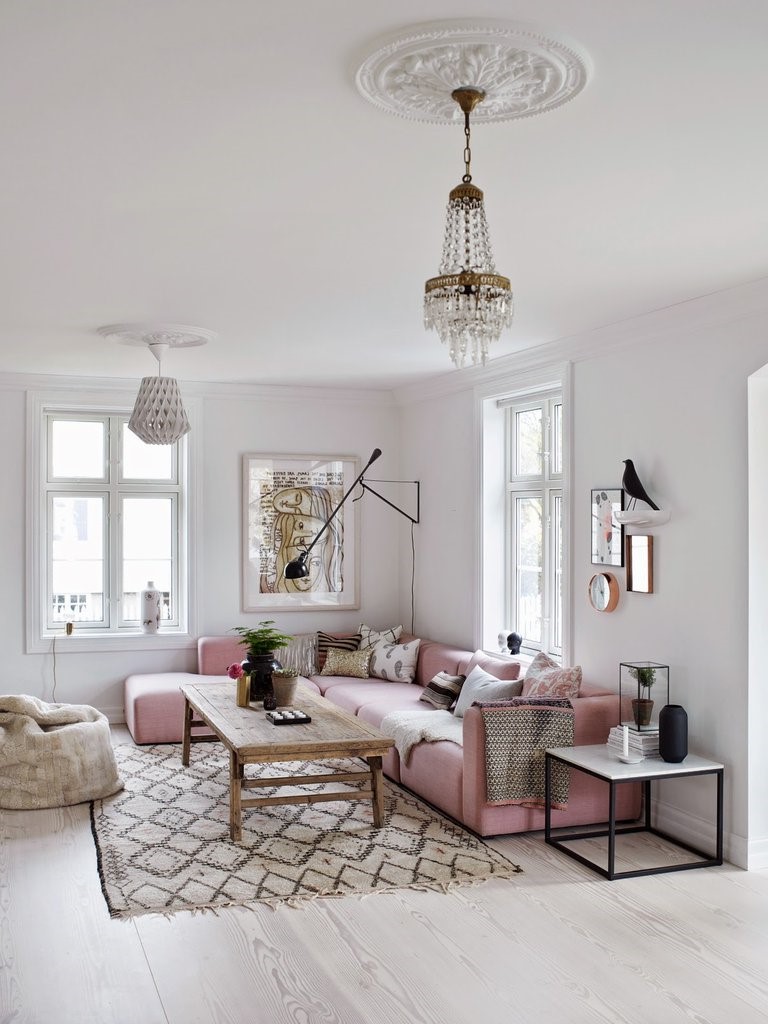 thiết kế phòng khách màu hồng đất